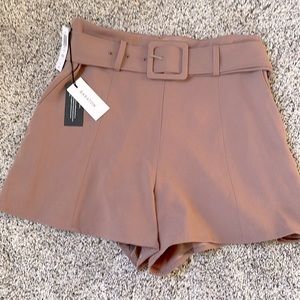 Babaton aritzia nix shorts size 6 brand new